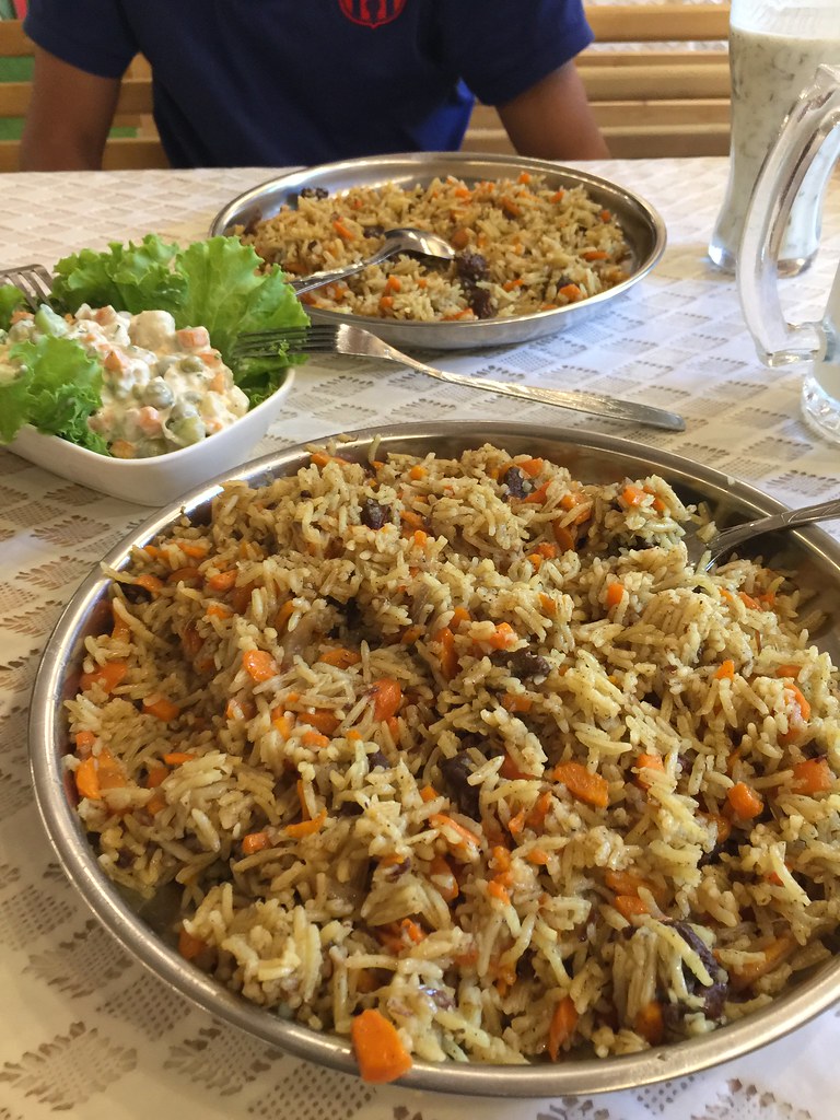 Pilaf Tradicional de Arroz com Frango Magro e Legumes