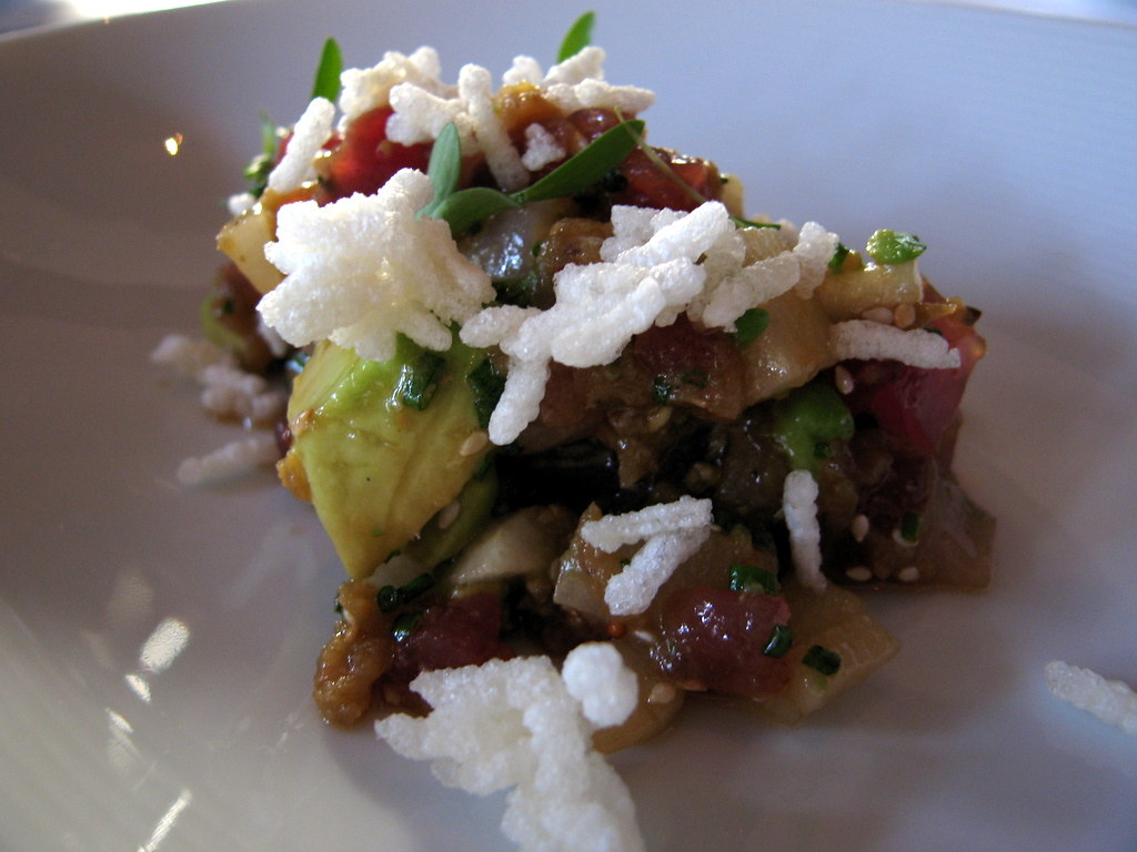 Seared Tuna Tartare Crispbread Boats with Avocado & Lemon
