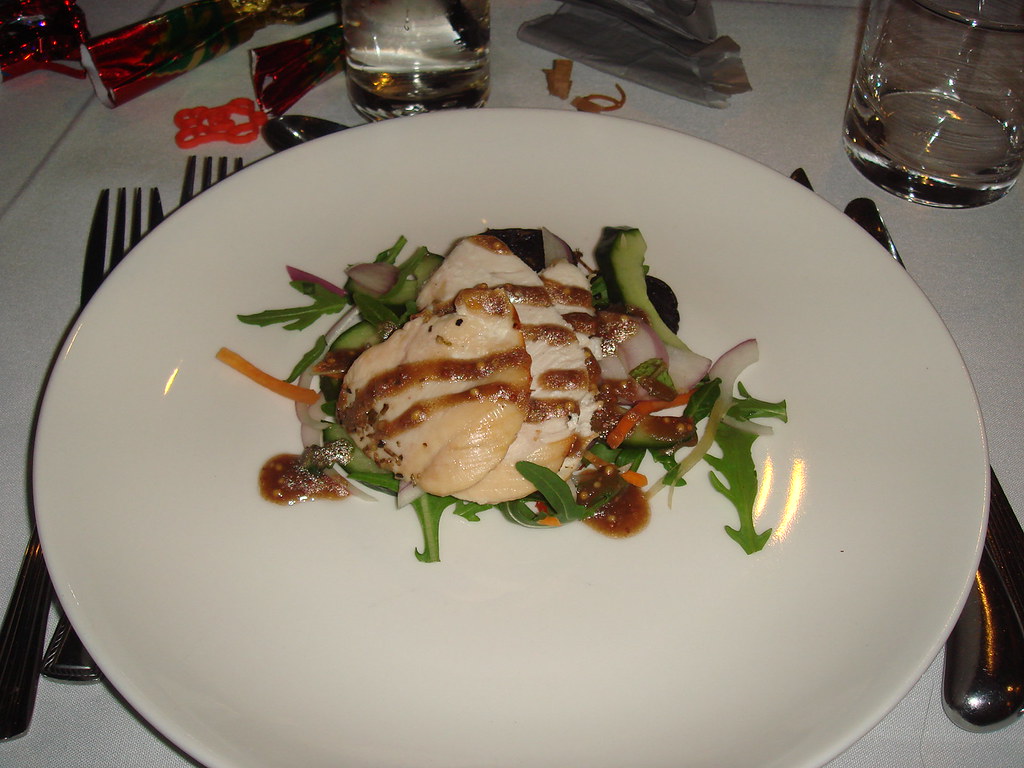 Warmer Hähnchenbrust-Salat mit gebratenen Champignons