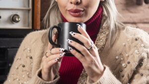 Why Am I Cold While Fasting? (Cold Hands, Chills & Low Body Temp)